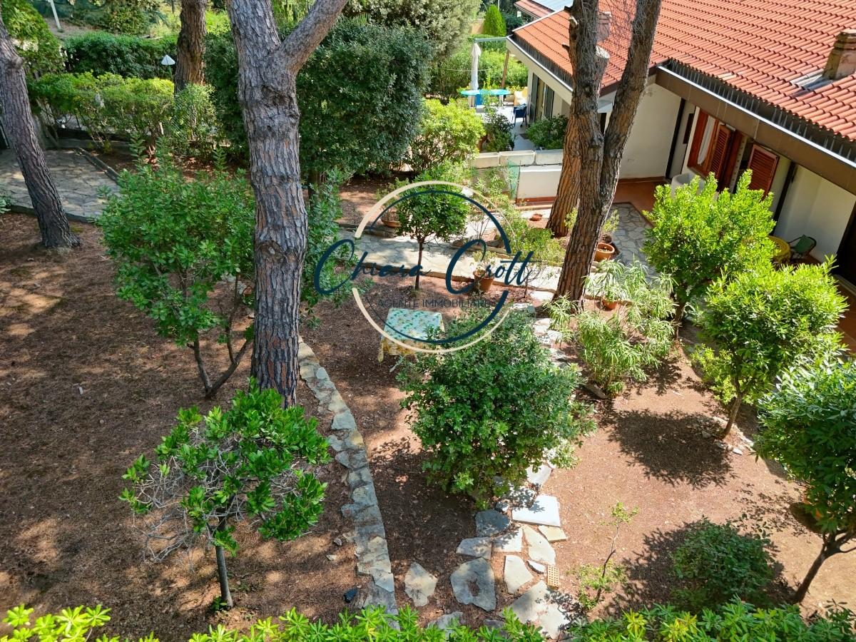 Villa con giardino, Livorno quercianella