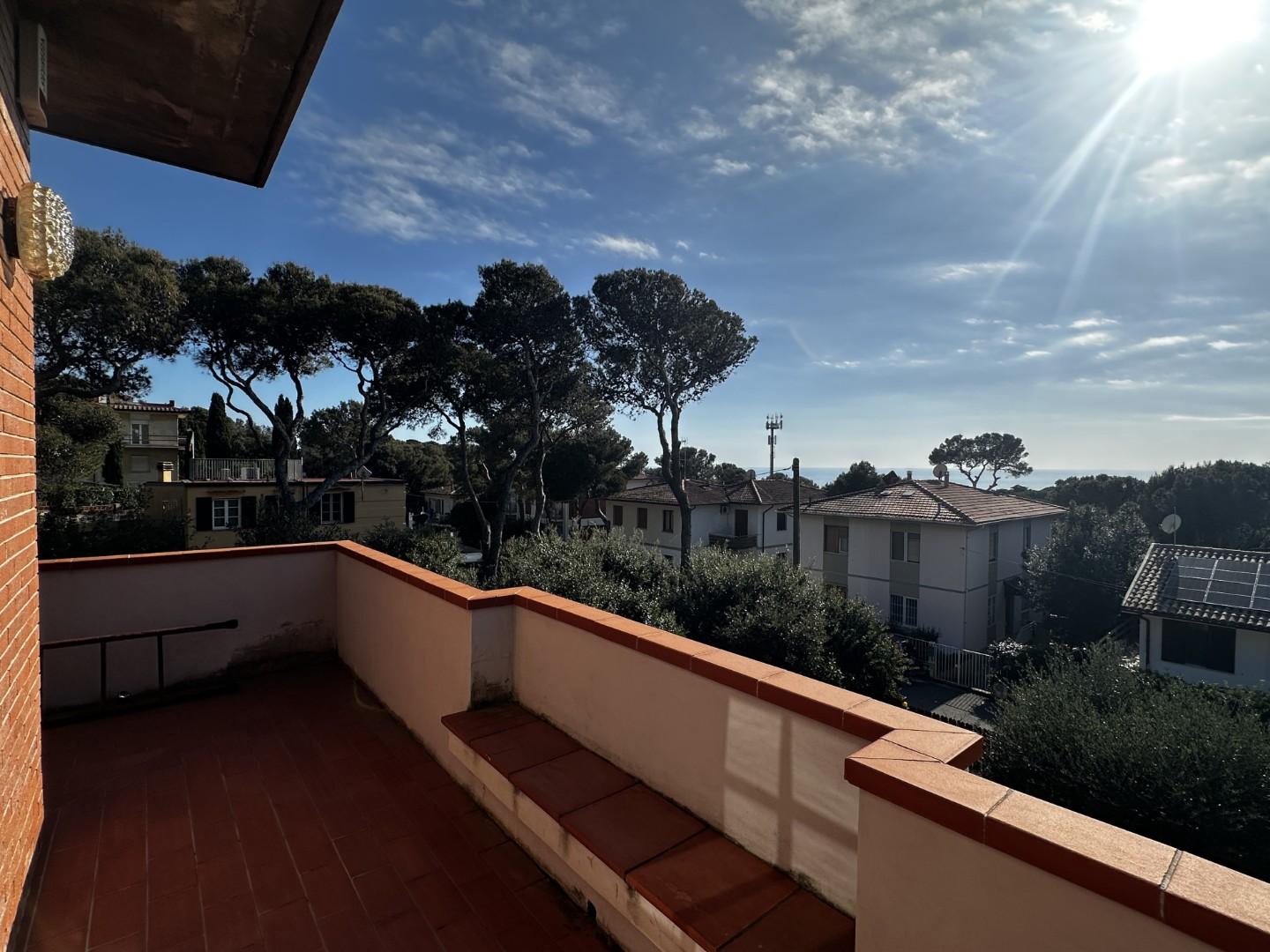 Villa Bifamiliare con giardino, Livorno quercianella