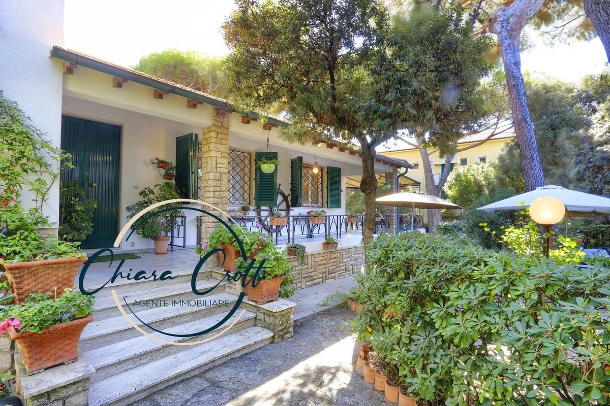 Villa con giardino a San Vincenzo