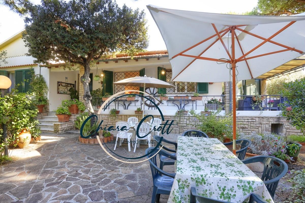 Villa con giardino a San Vincenzo