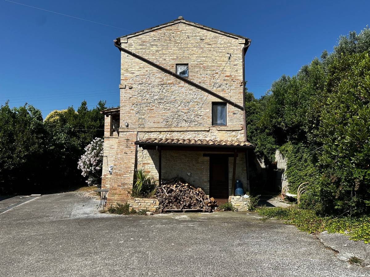 Rustico in vendita a Lapedona