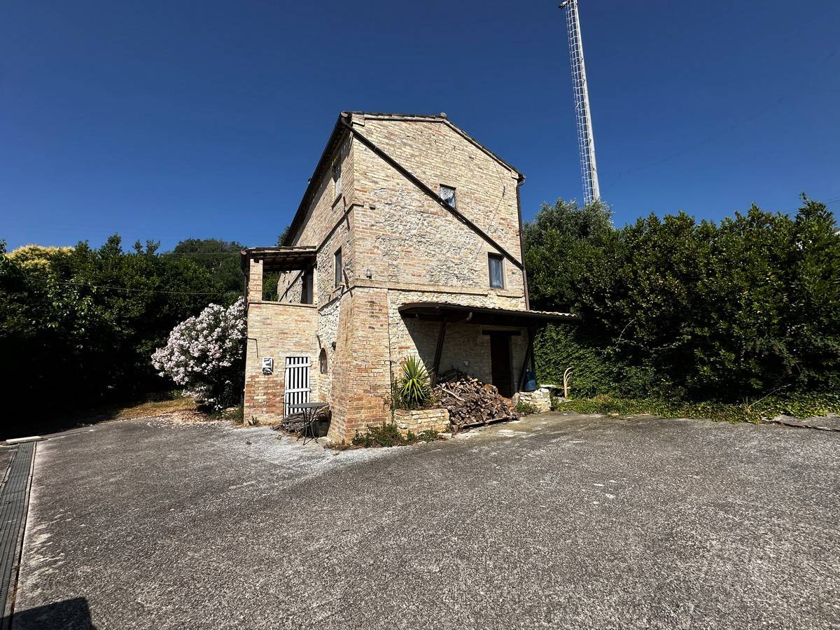 Rustico in vendita a Lapedona