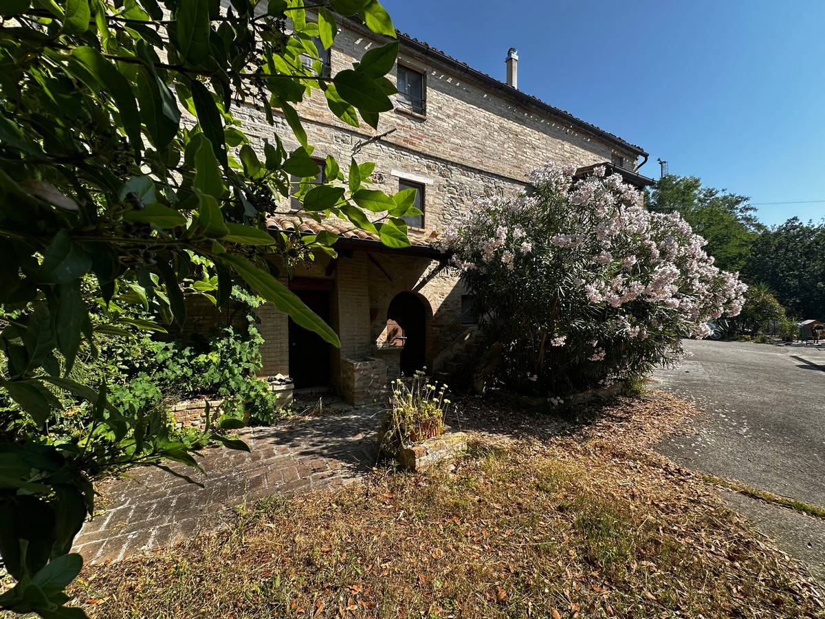 Rustico in vendita a Lapedona