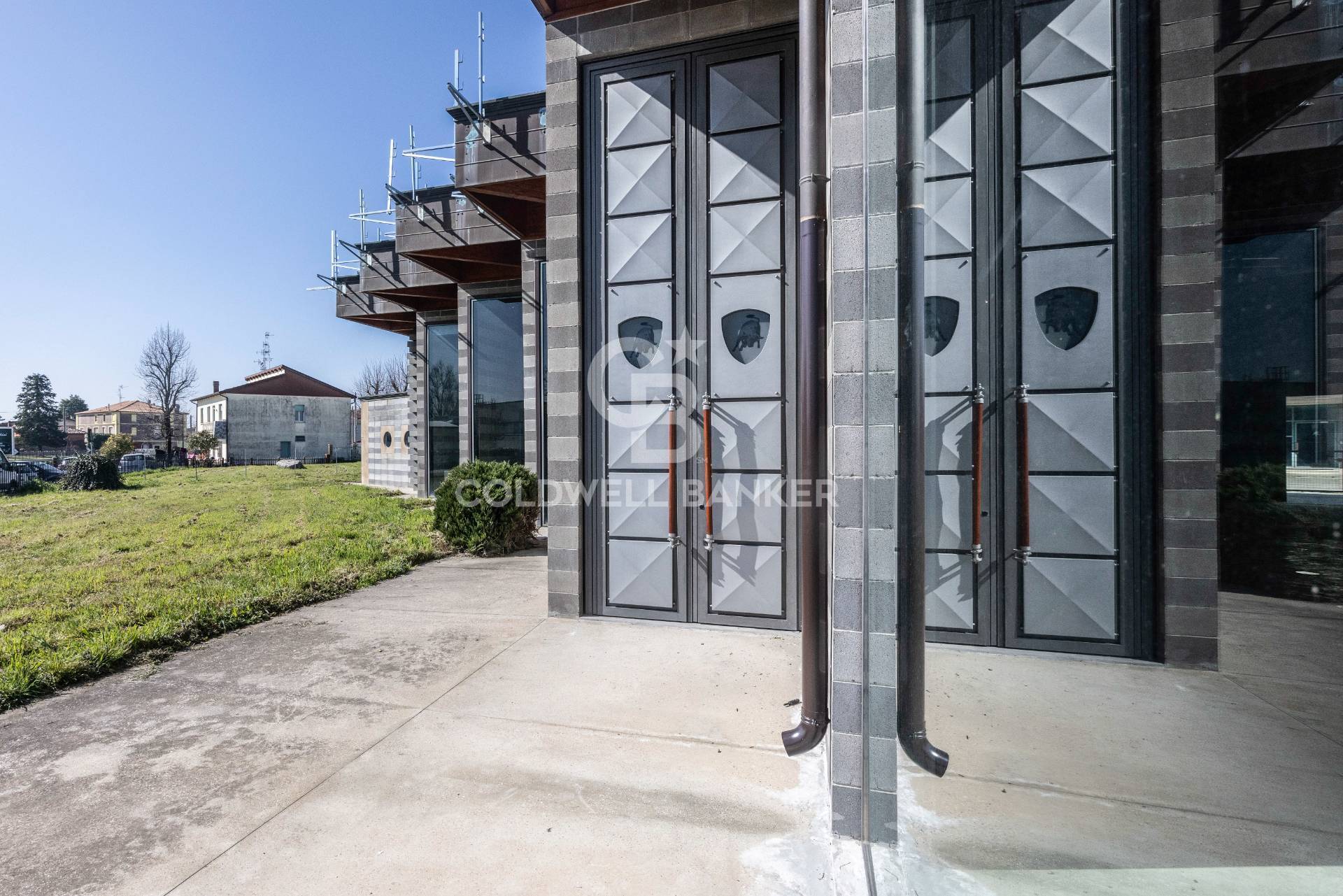 Locale commerciale in vendita a Terre del Reno