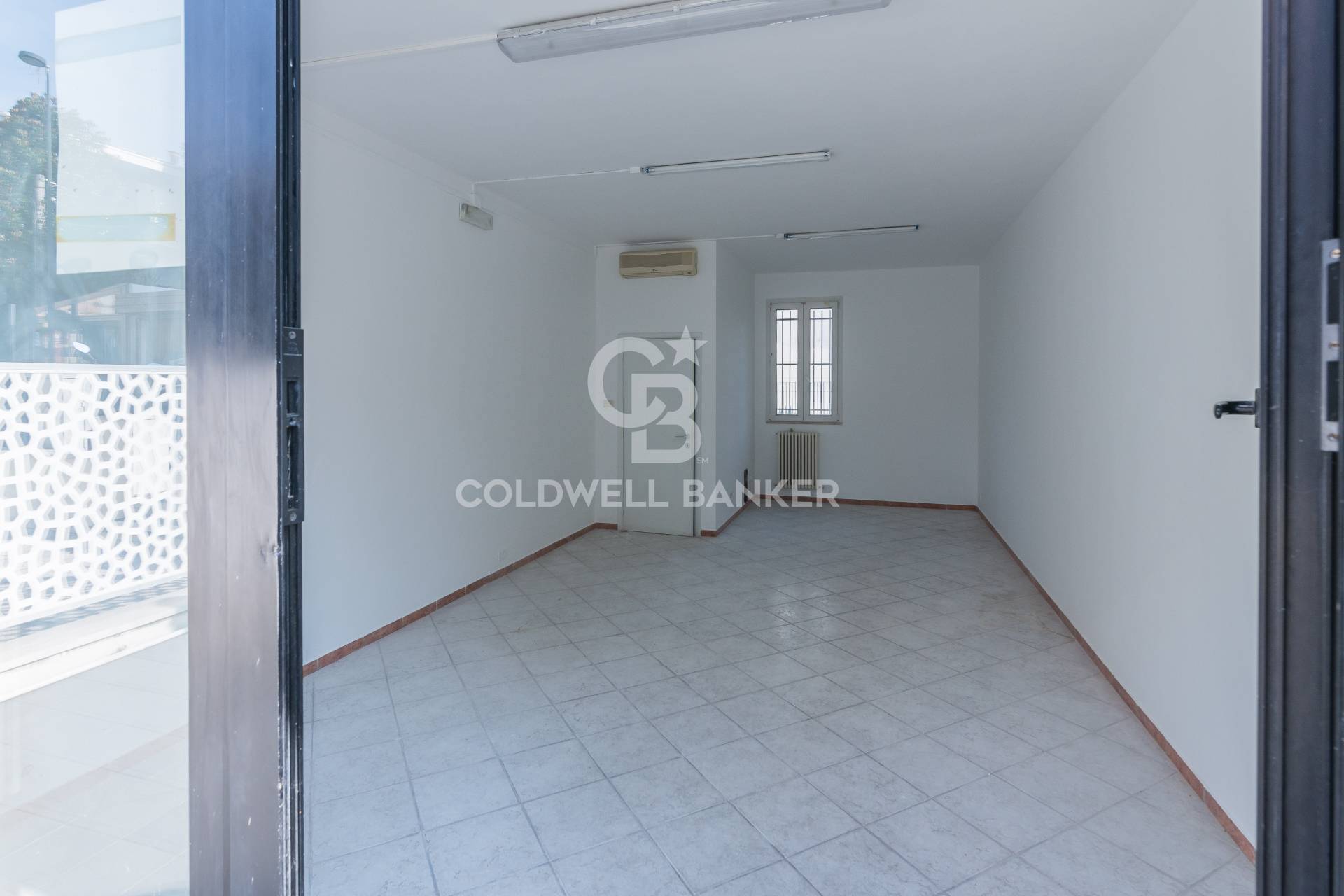 Negozio in vendita a Rimini, Lagomaggio