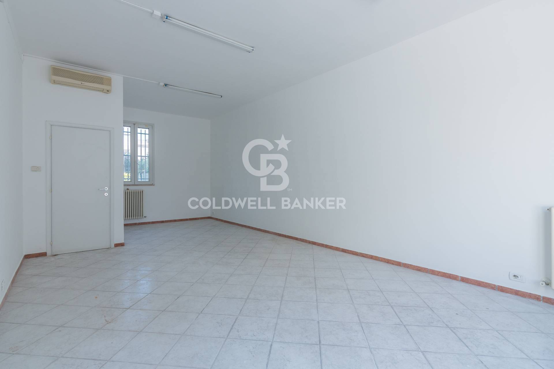 Negozio in vendita a Rimini, Lagomaggio