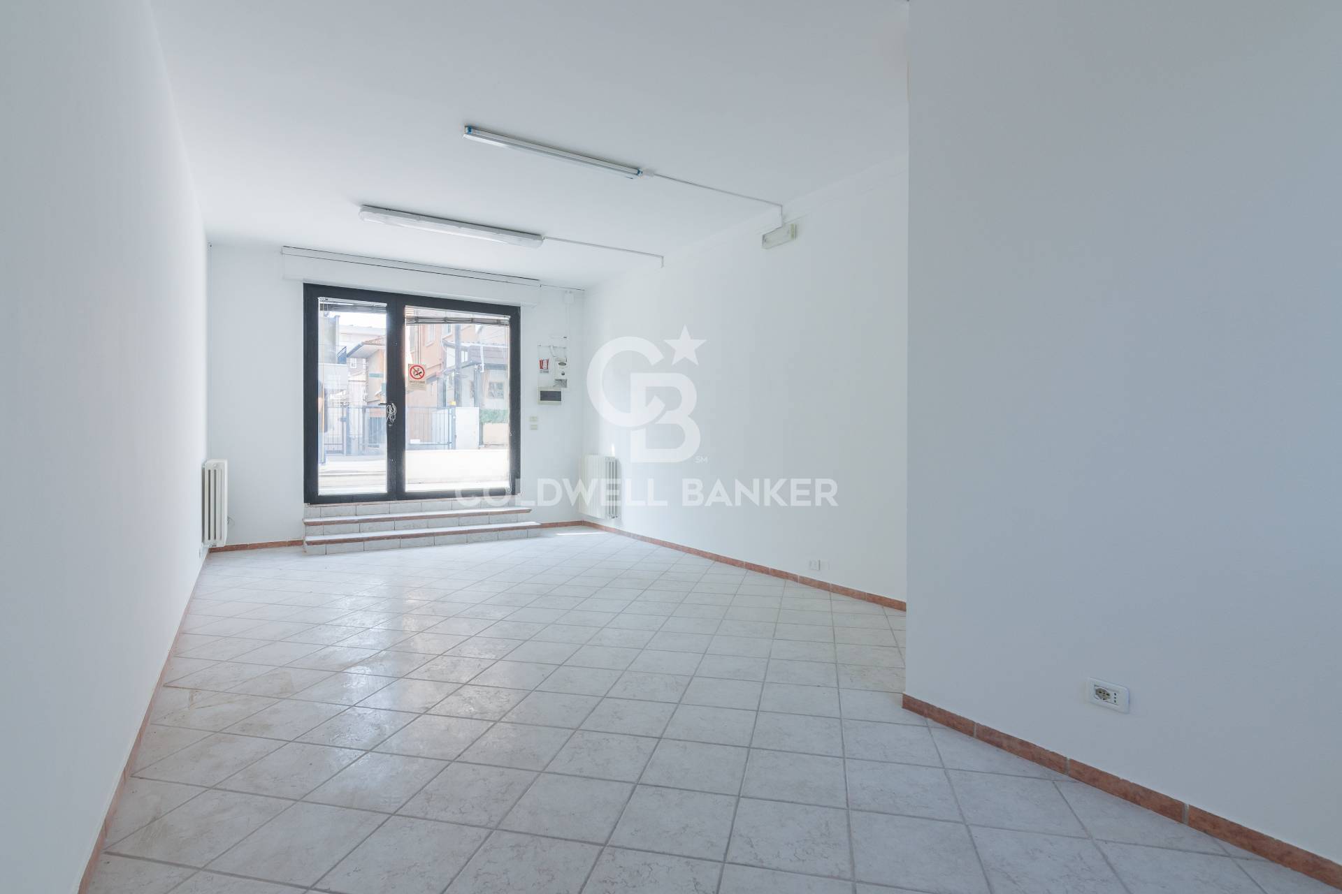 Negozio in vendita a Rimini, Lagomaggio