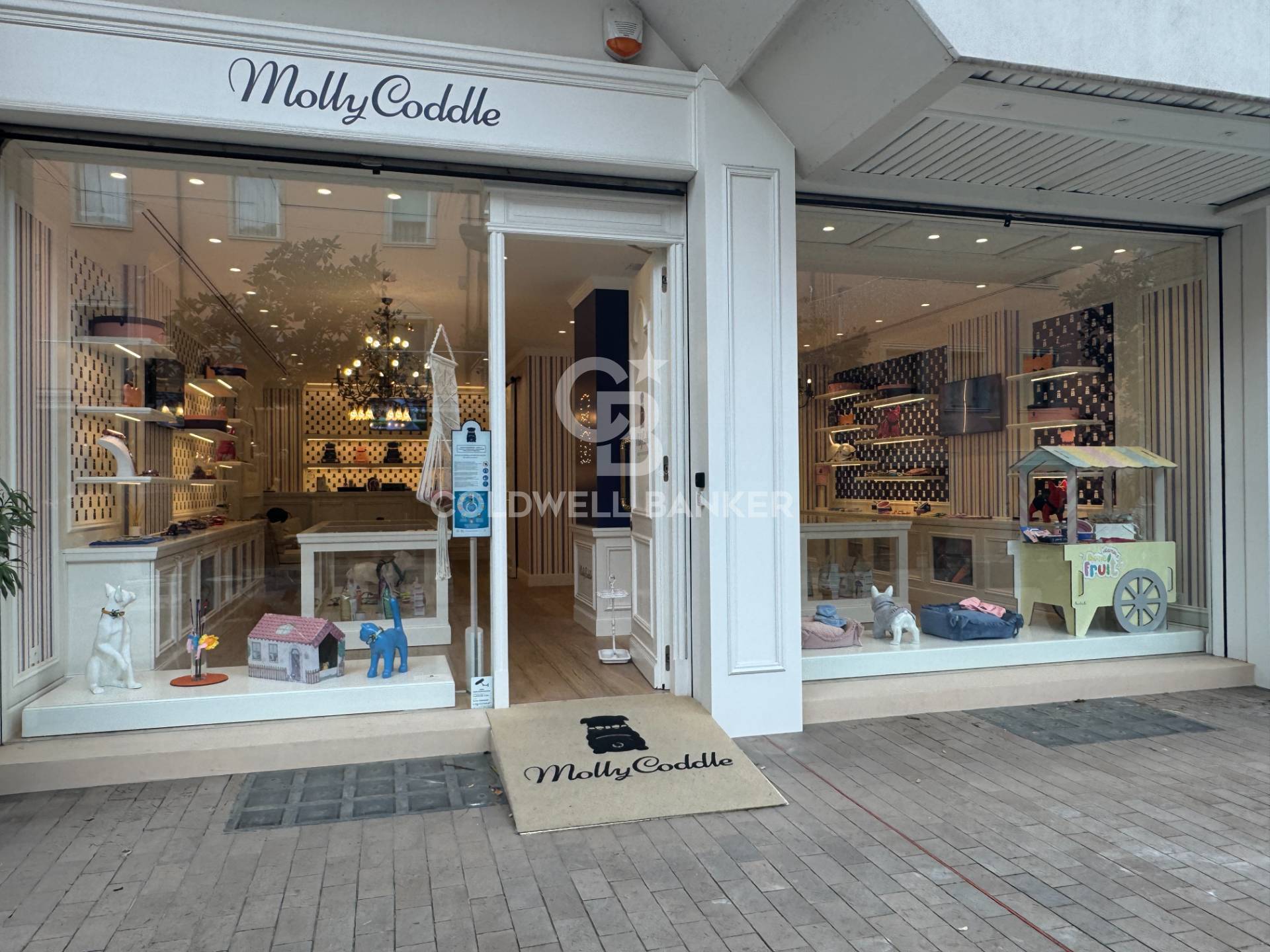 Negozio in vendita a Riccione, CENTRO