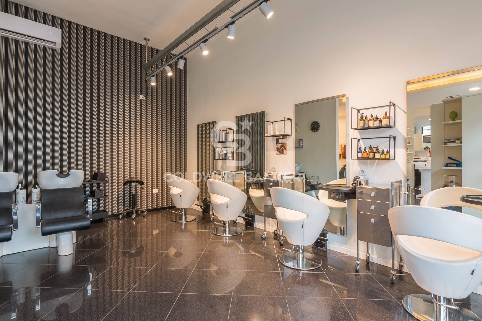 Negozio in vendita a Pesaro