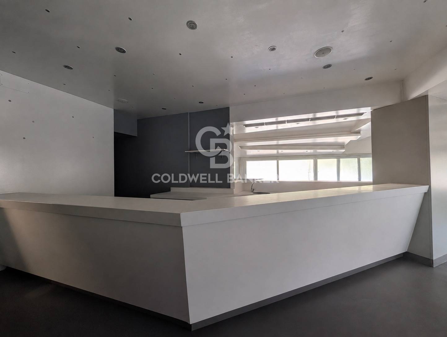 Locale commerciale in vendita a Riccione, ALBA