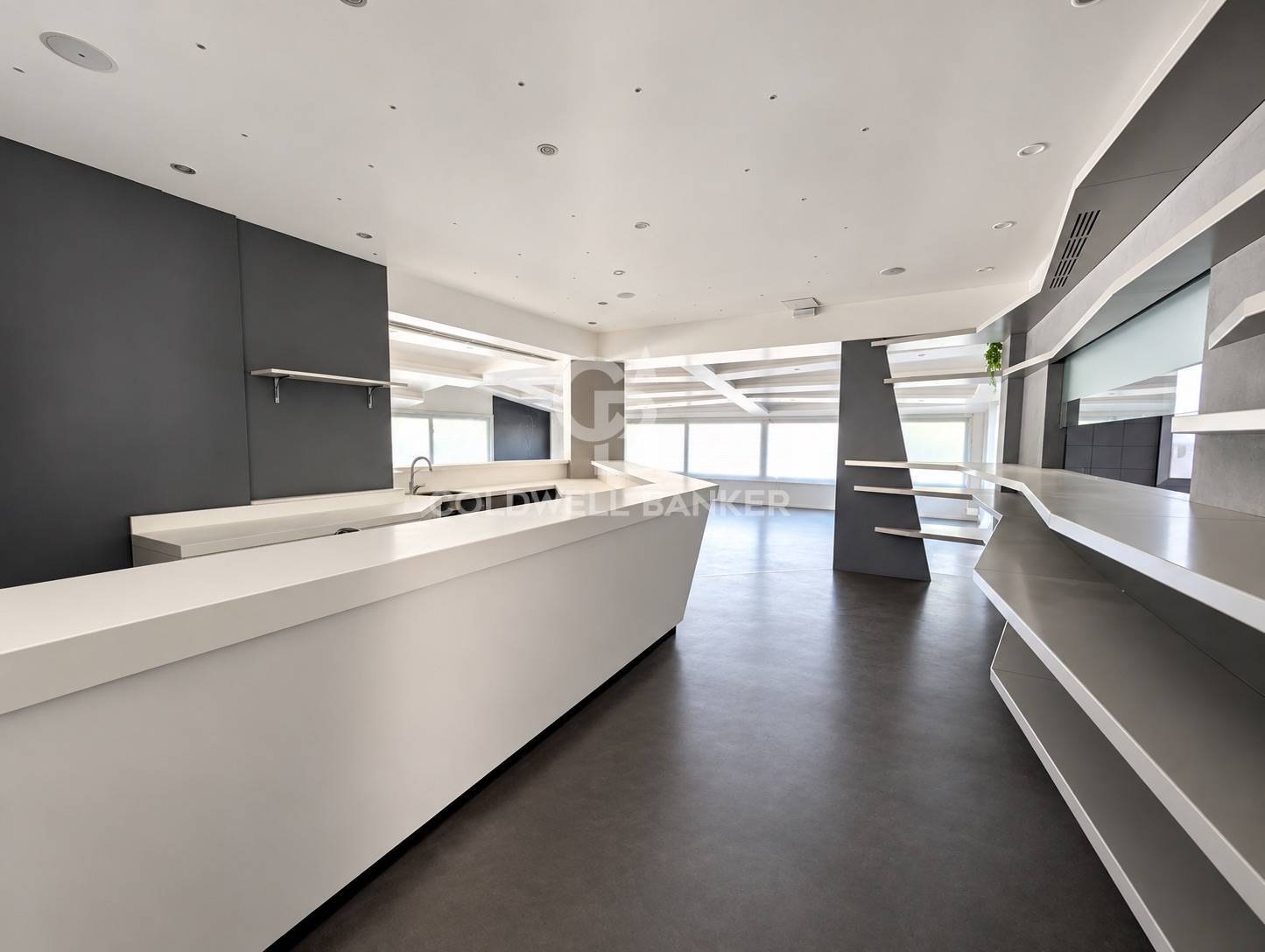 Locale commerciale in vendita a Riccione, ALBA