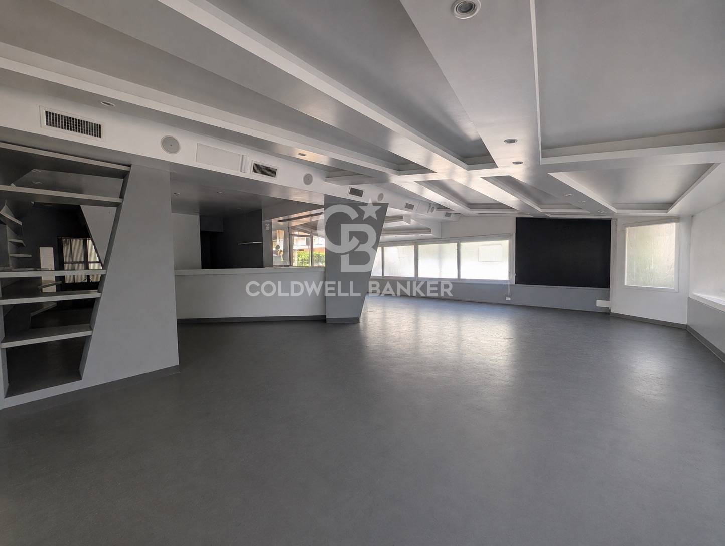 Locale commerciale in vendita a Riccione, ALBA