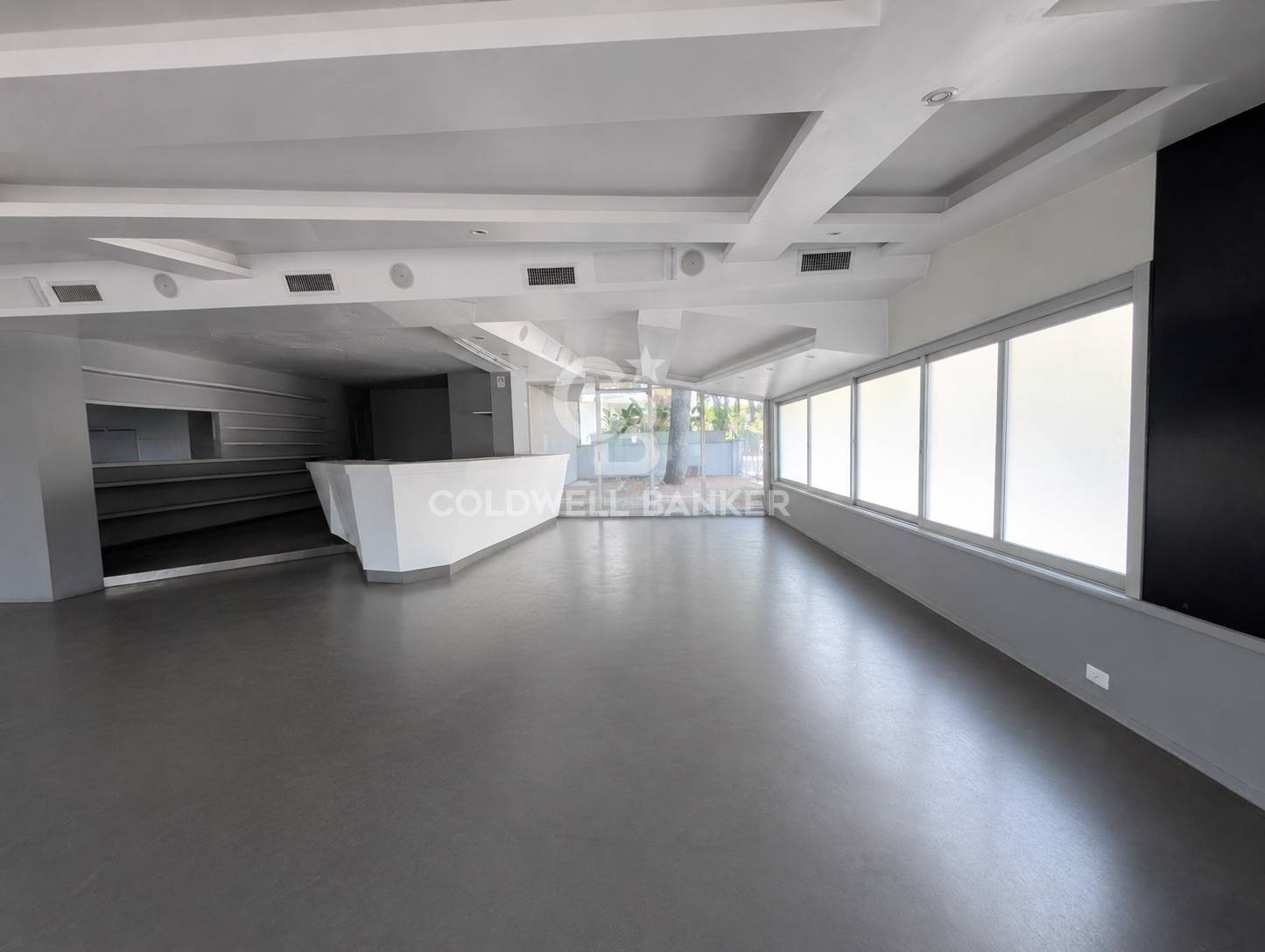 Locale commerciale in vendita a Riccione, ALBA