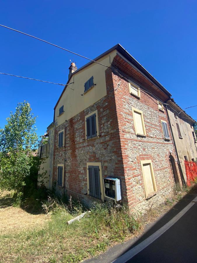 Casa indipendente da ristrutturare a Borgonovo Val Tidone