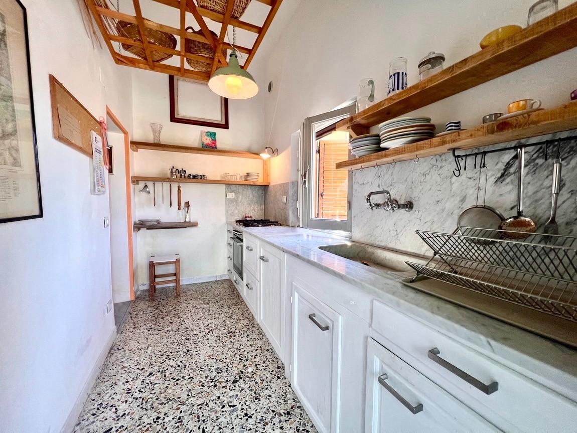 Casa indipendente con giardino, Seravezza pozzi