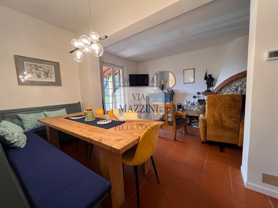 Villa Bifamiliare con giardino, Pietrasanta centro storico