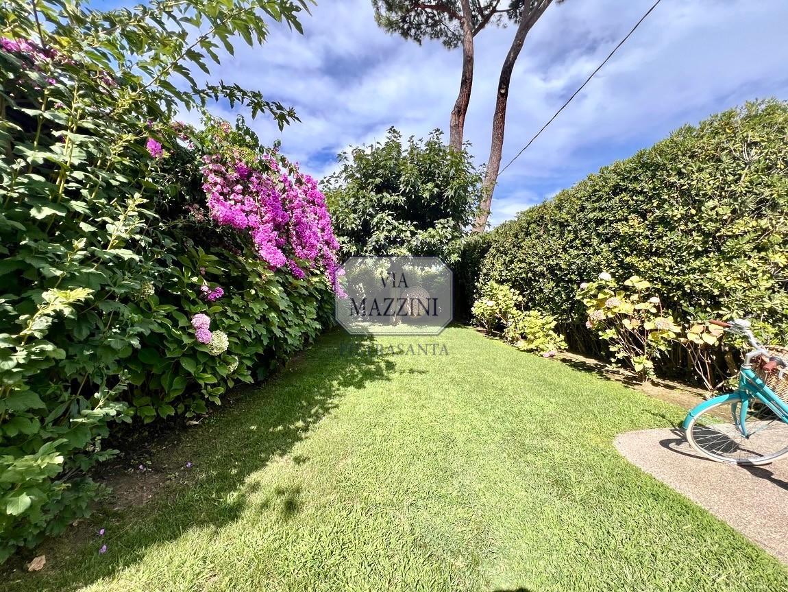 Villa Bifamiliare in vendita, Forte dei Marmi vittoria apuana