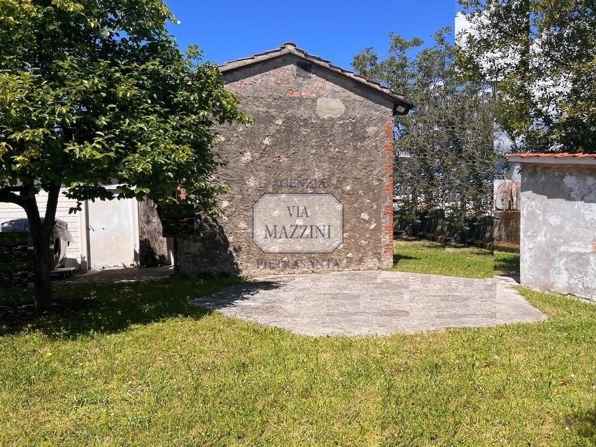 Laboratorio in vendita a Pietrasanta