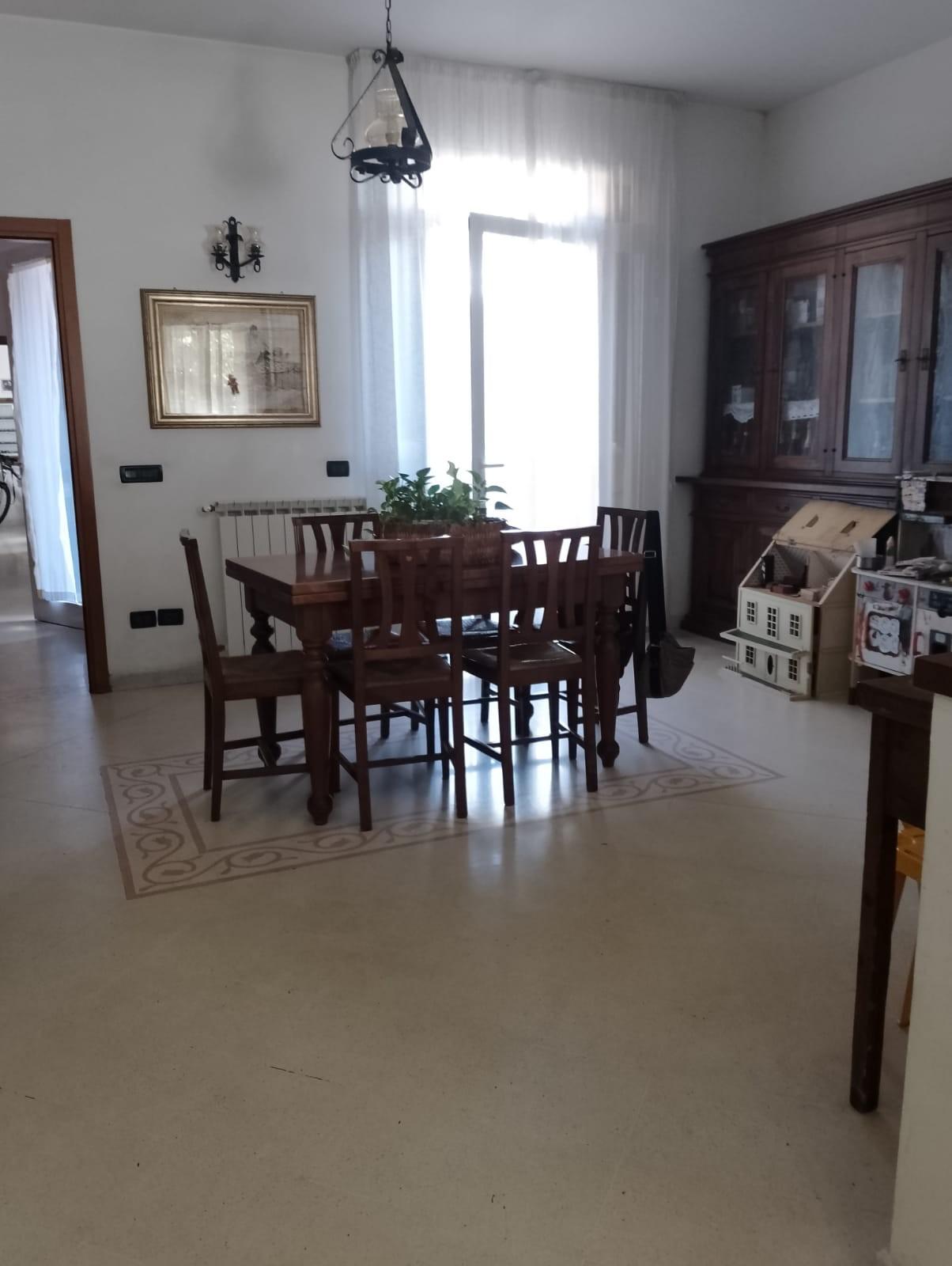 Casa indipendente con giardino, Viareggio centro pineta