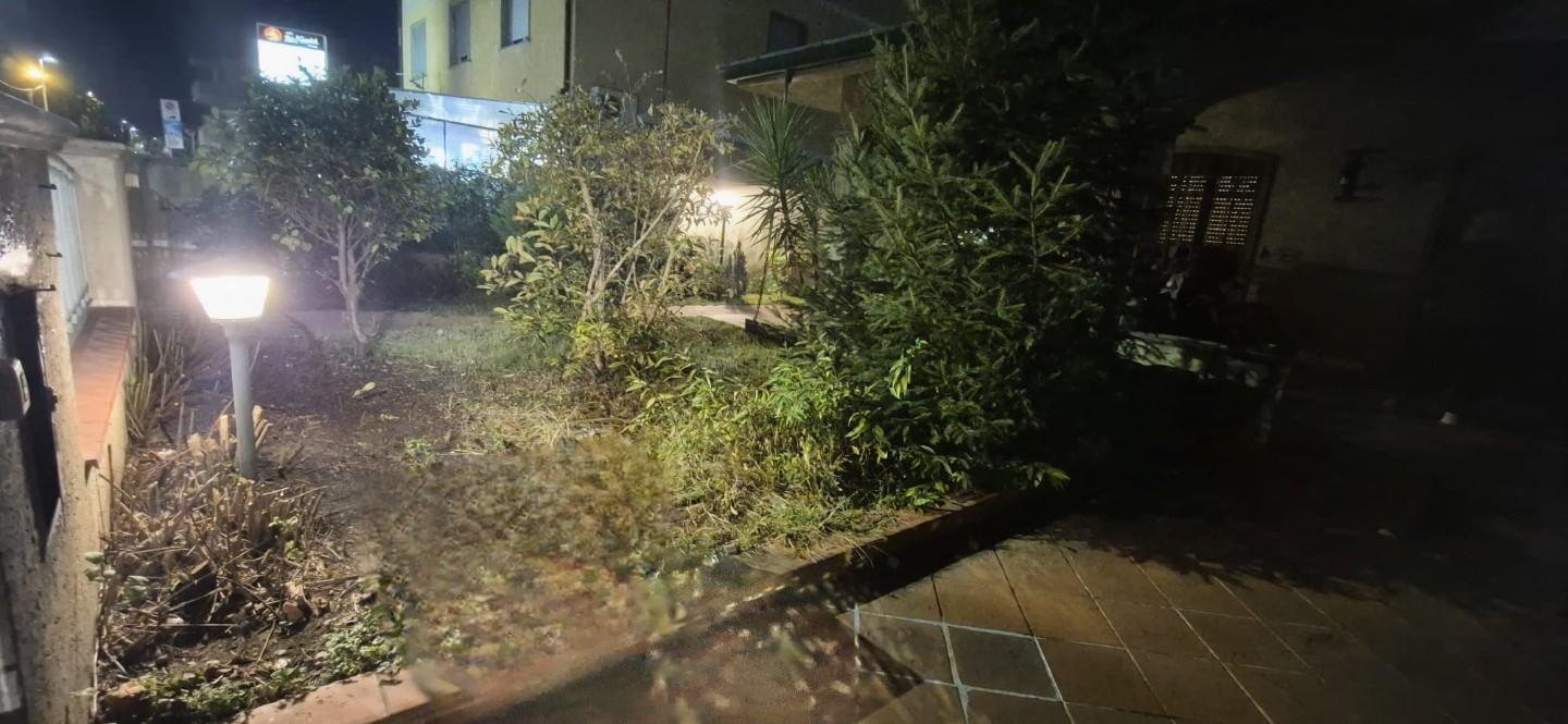 Villa Bifamiliare con giardino, Viareggio ex campo di aviazione