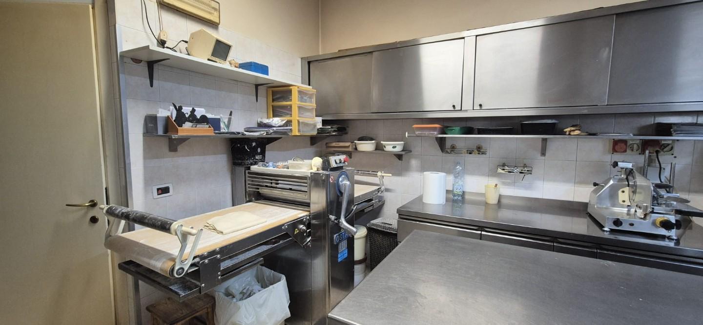 Attivit commerciale in vendita, Viareggio centro pineta