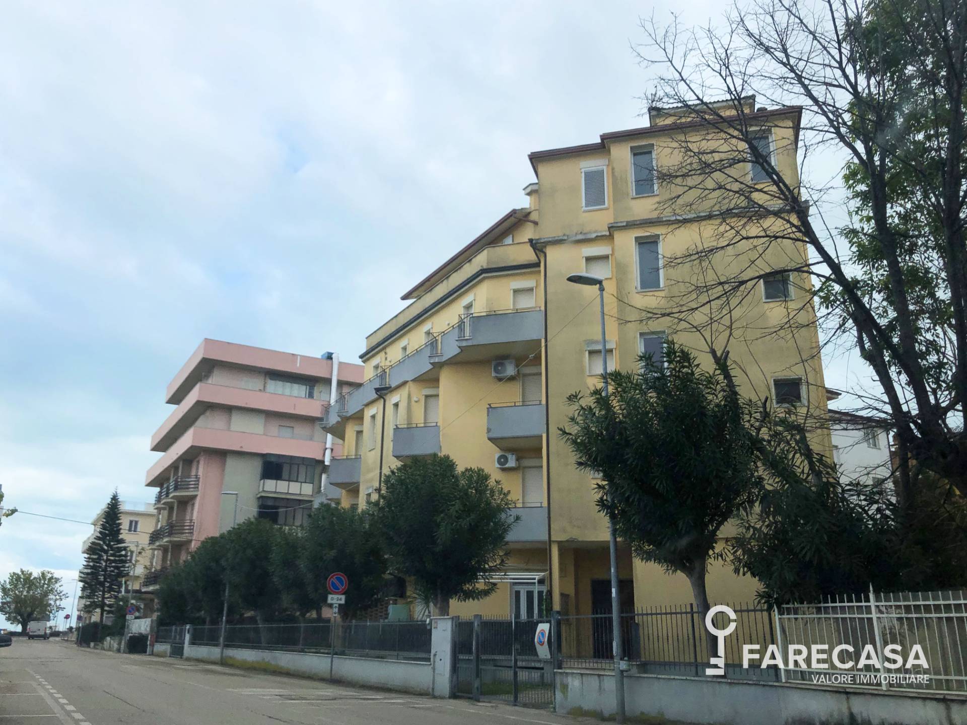 Appartamento in vendita a Alba Adriatica, Zona Mare