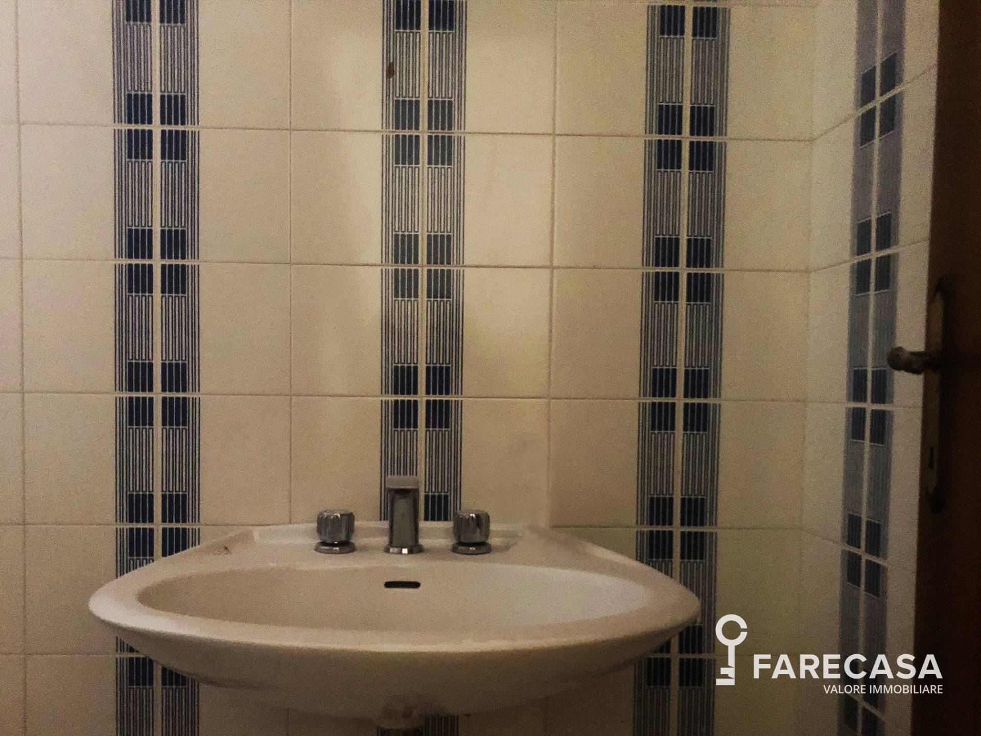 Studio/Ufficio in vendita a Teramo, Semicentro