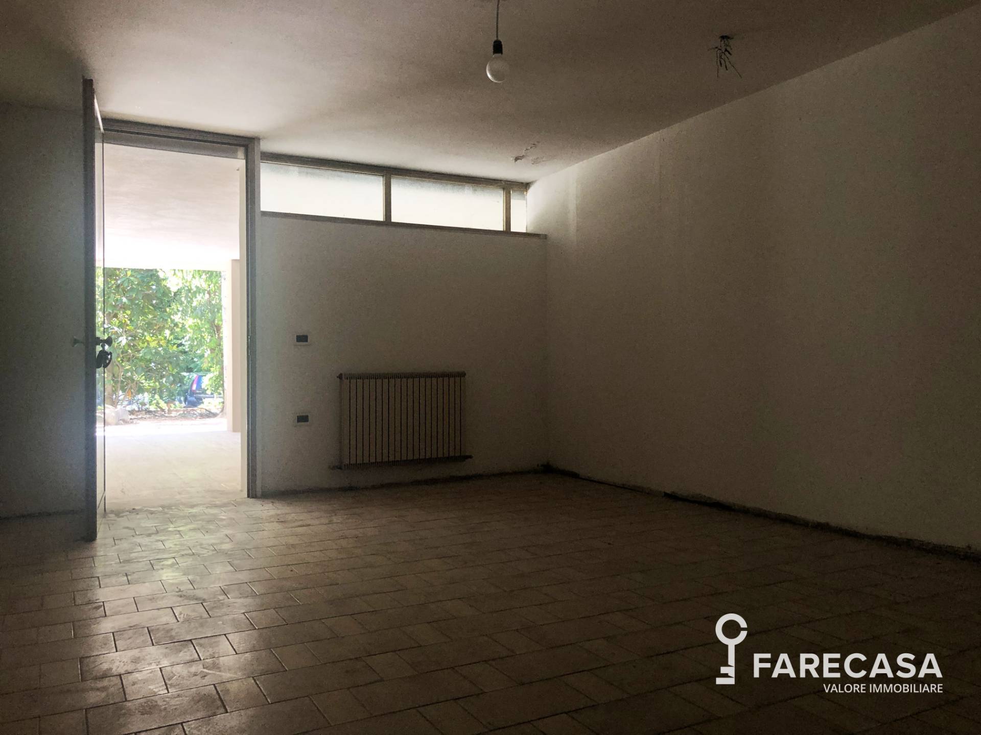 Studio/Ufficio in vendita a Teramo, Semicentro