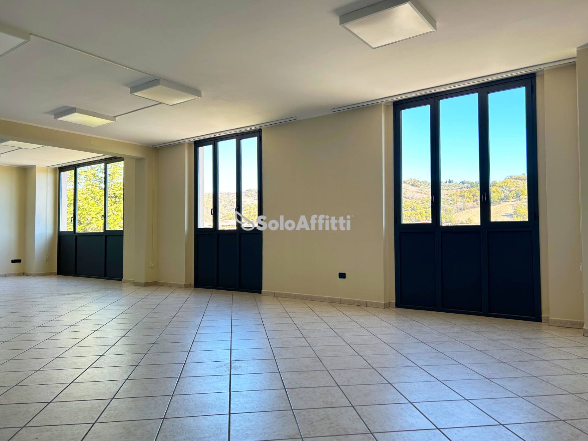 Studio/Ufficio in affitto a Teramo, Prima periferia