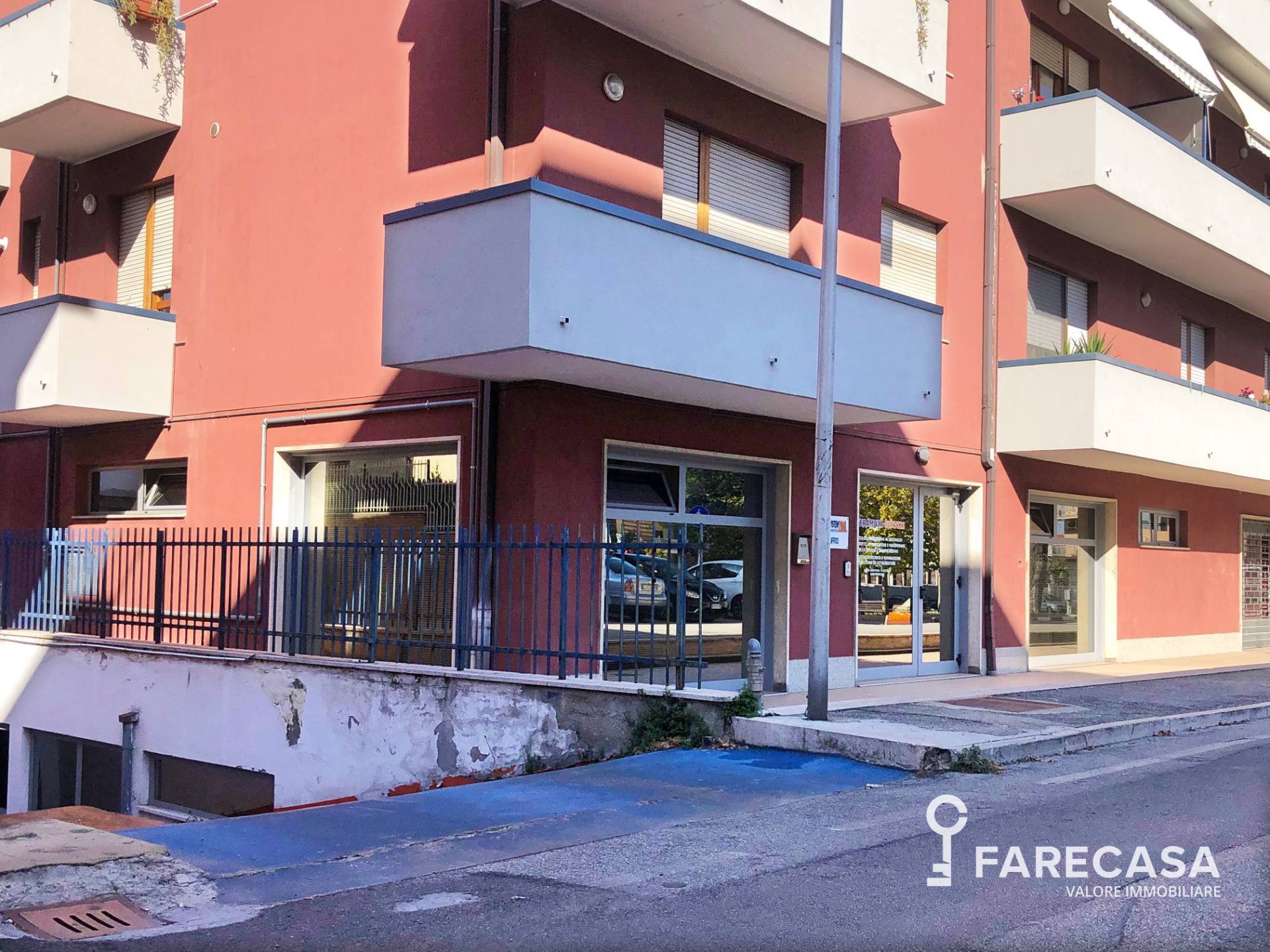 Studio/Ufficio in affitto a Teramo, Semicentro