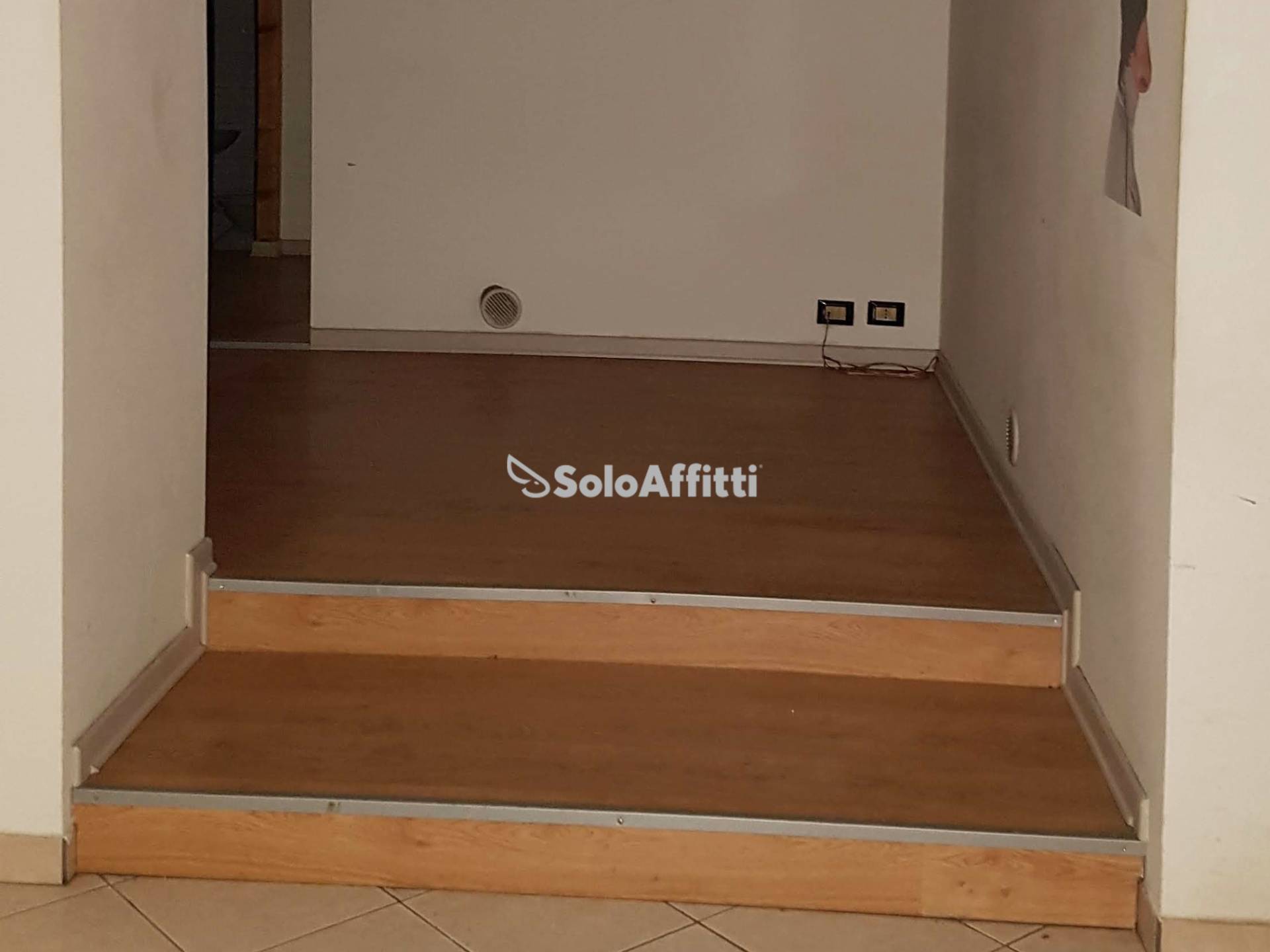 Locale commerciale in affitto a Teramo, Centro