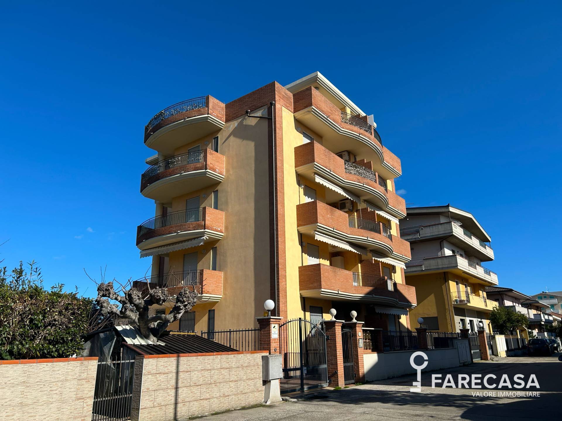 Appartamento in vendita a Alba Adriatica, Zona Mare