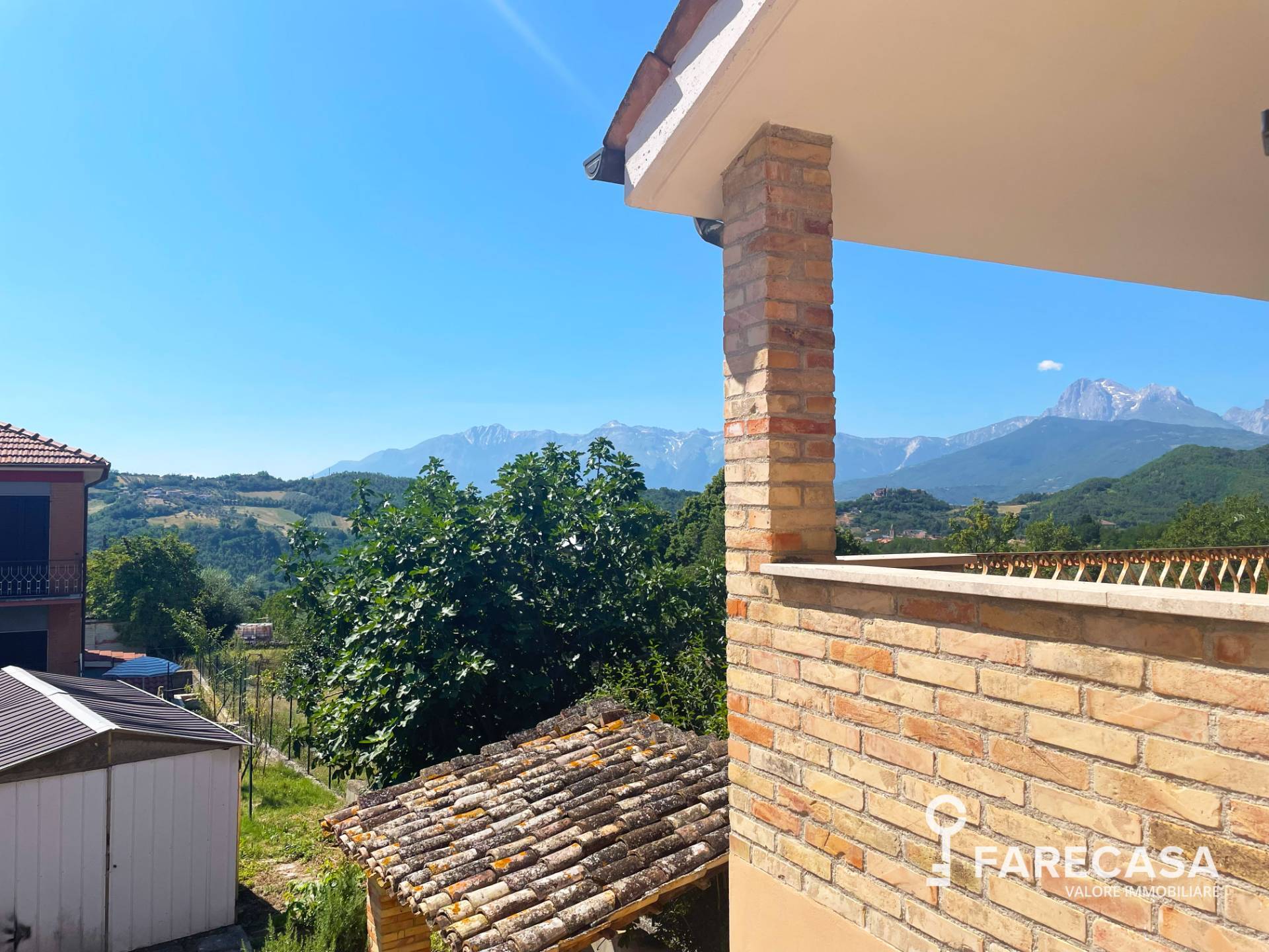 Casa singola in vendita a Teramo, Cavuccio