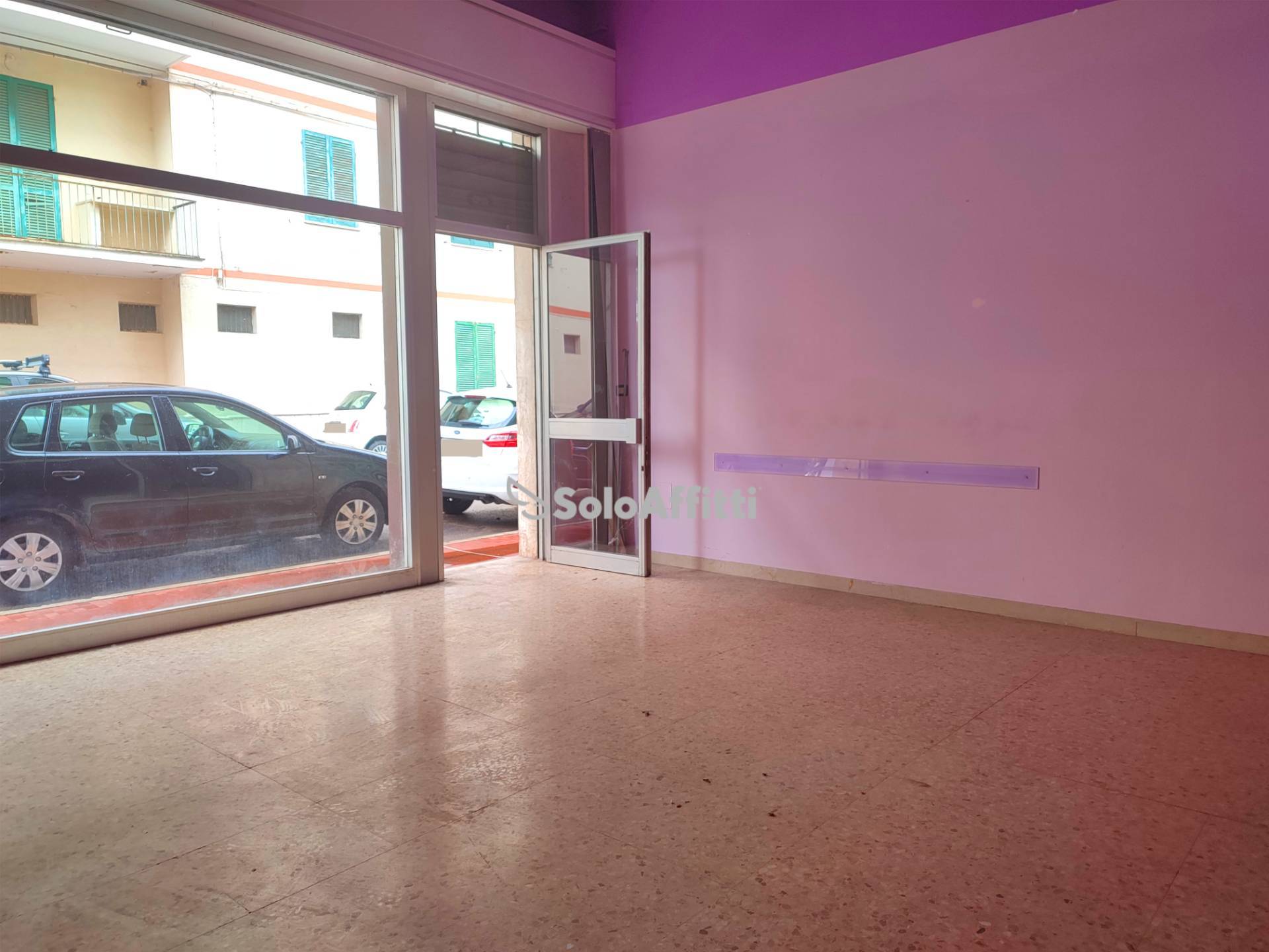 Locale commerciale in affitto a Teramo, Semicentro