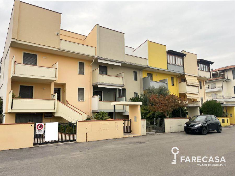 Villette a schiera in vendita a Morro d'Oro