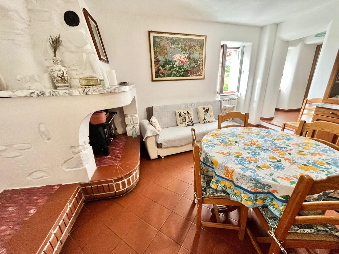 Casa indipendente con terrazzo, Massa ortola