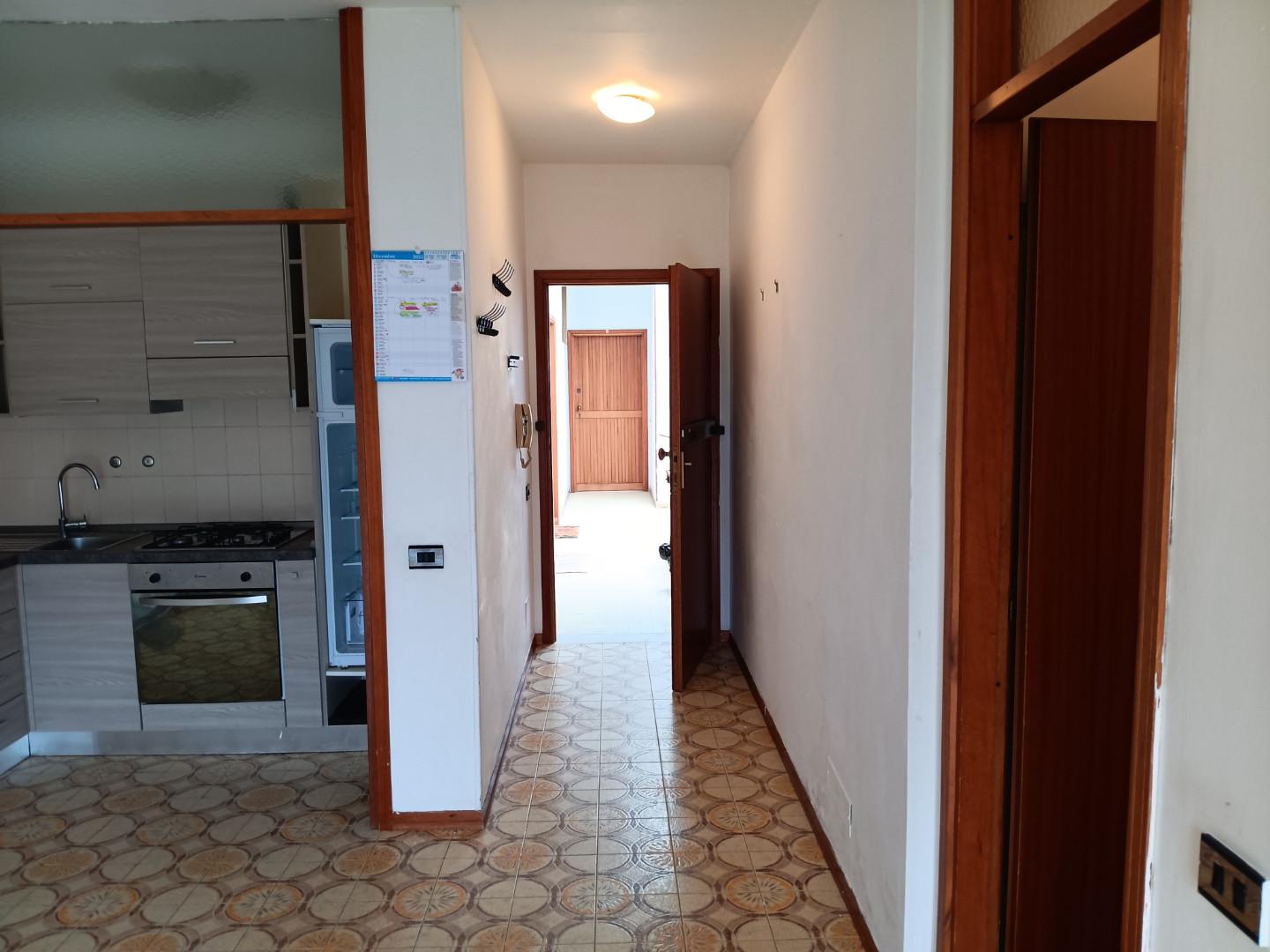 Trilocale in affitto, Massa marina di