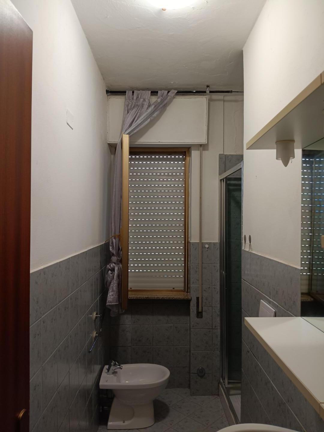 Trilocale in affitto, Massa marina di