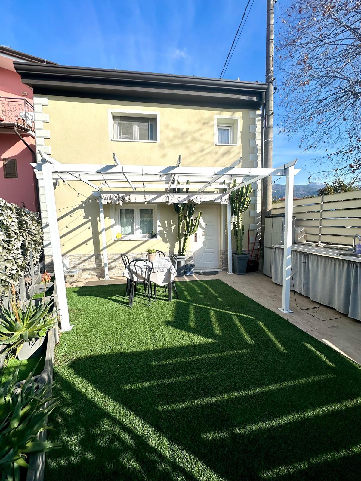 Casa indipendente ristrutturata, Massa remola