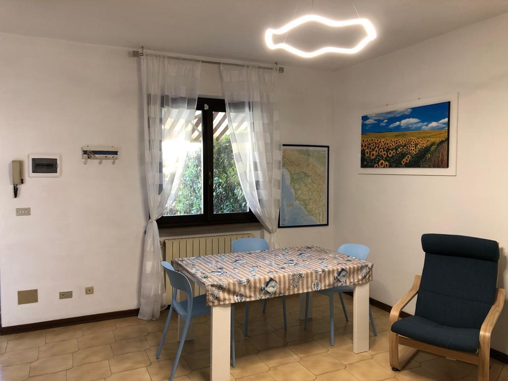 Trilocale arredato in affitto, Massa ronchi