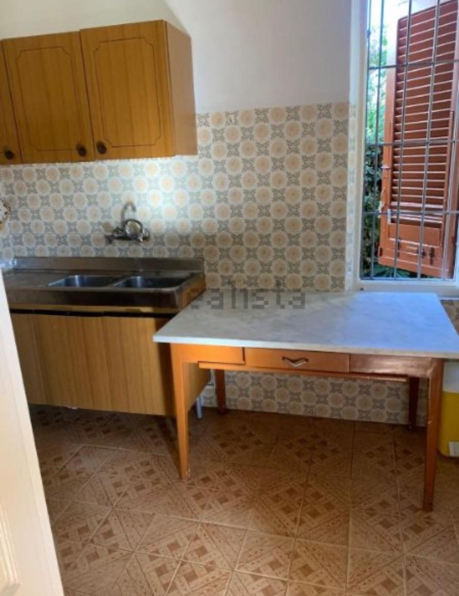 Casa indipendente con giardino, Massa zona viali