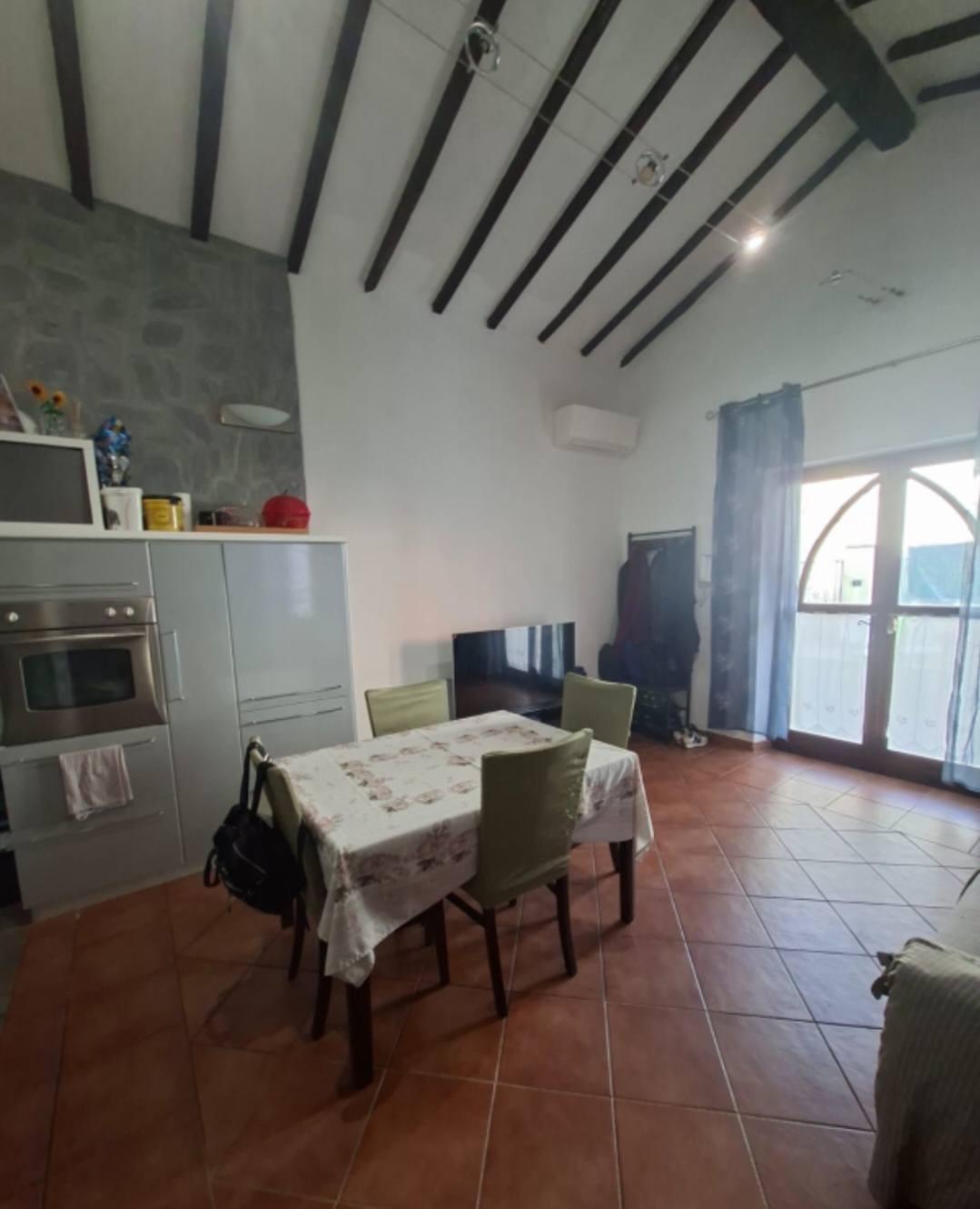 Casa indipendente con giardino, Massa zona viali