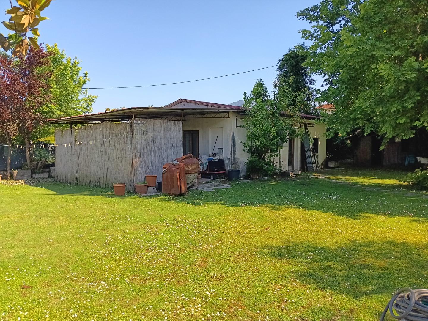 Casa indipendente con giardino, Massa ronchi