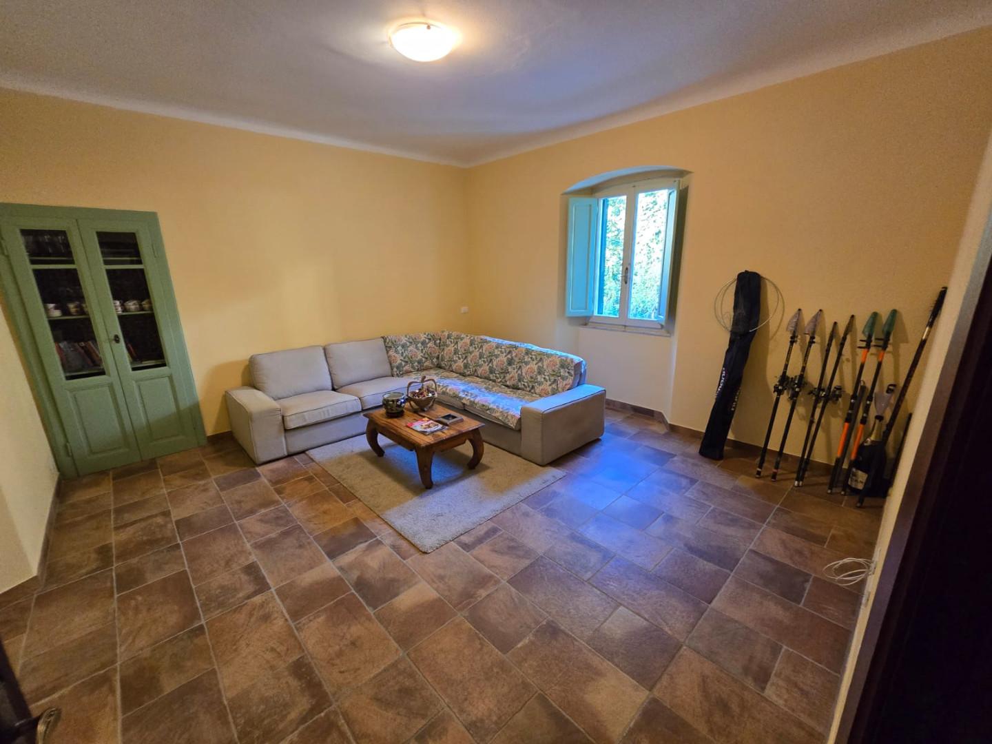 Casa indipendente con giardino, Massa canevara