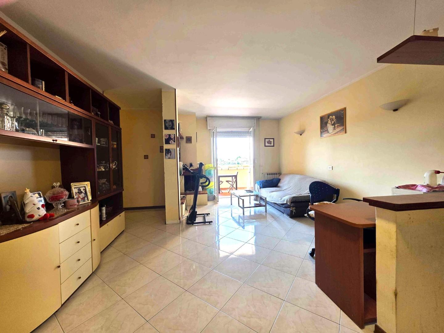 Appartamento con terrazzo, Montignoso cervaiolo