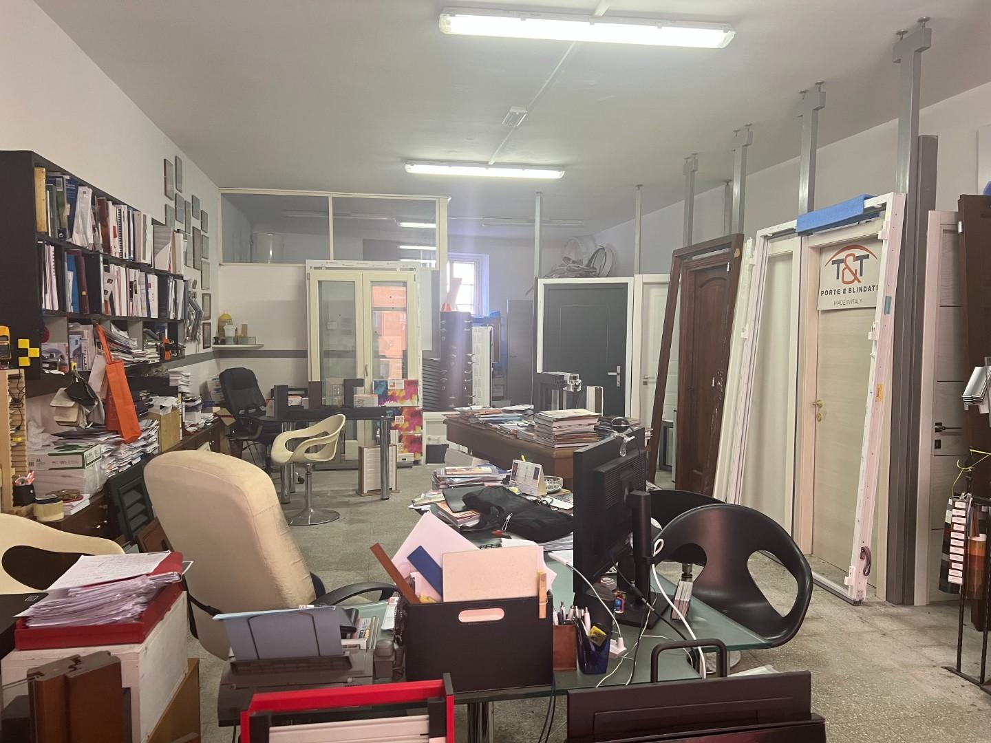 Negozio in vendita, Massa borgo del ponte