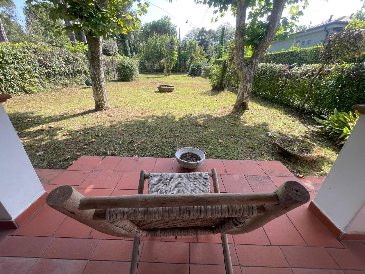 Casa indipendente con giardino, Massa ronchi