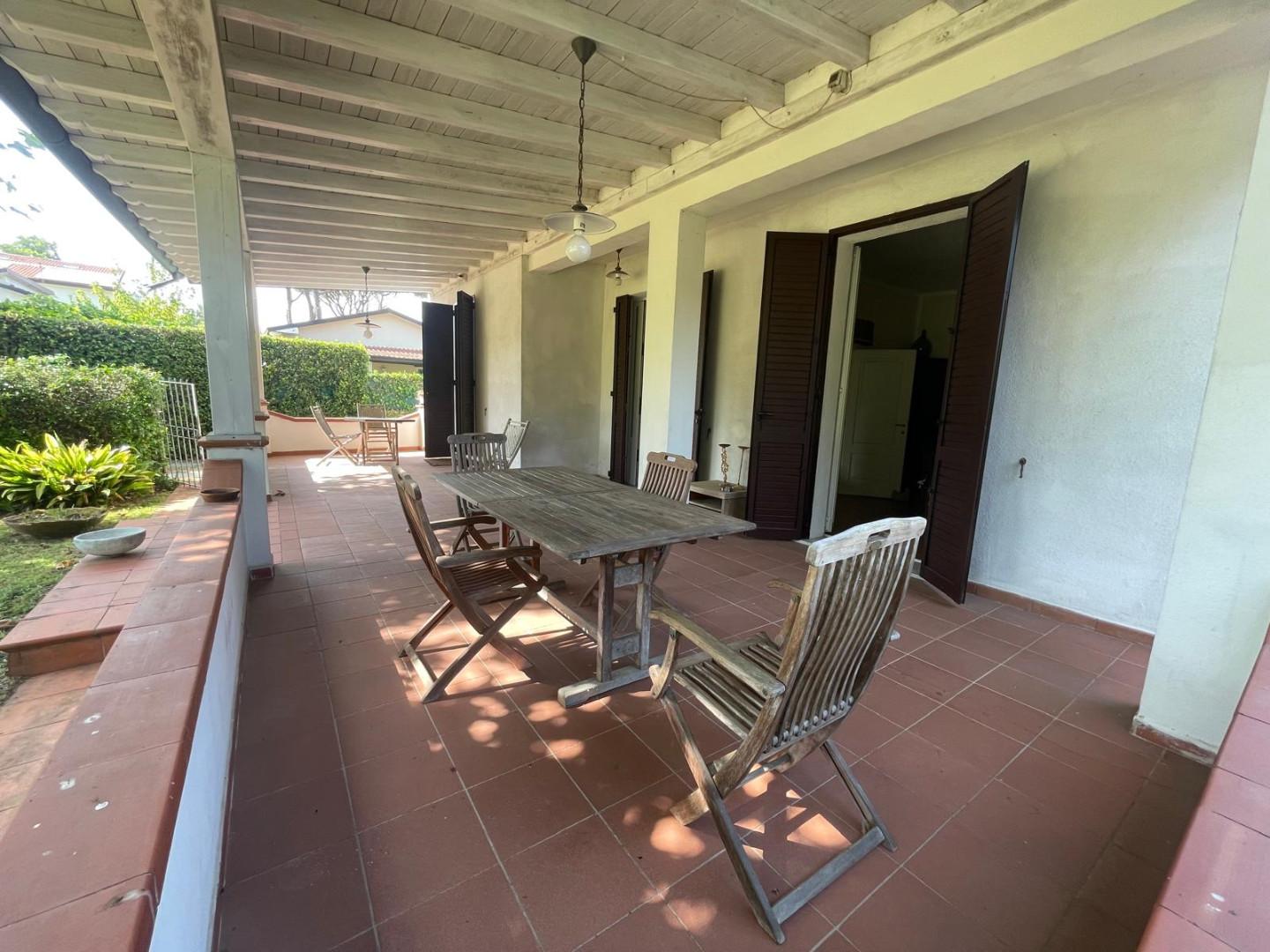 Casa indipendente con giardino, Massa ronchi