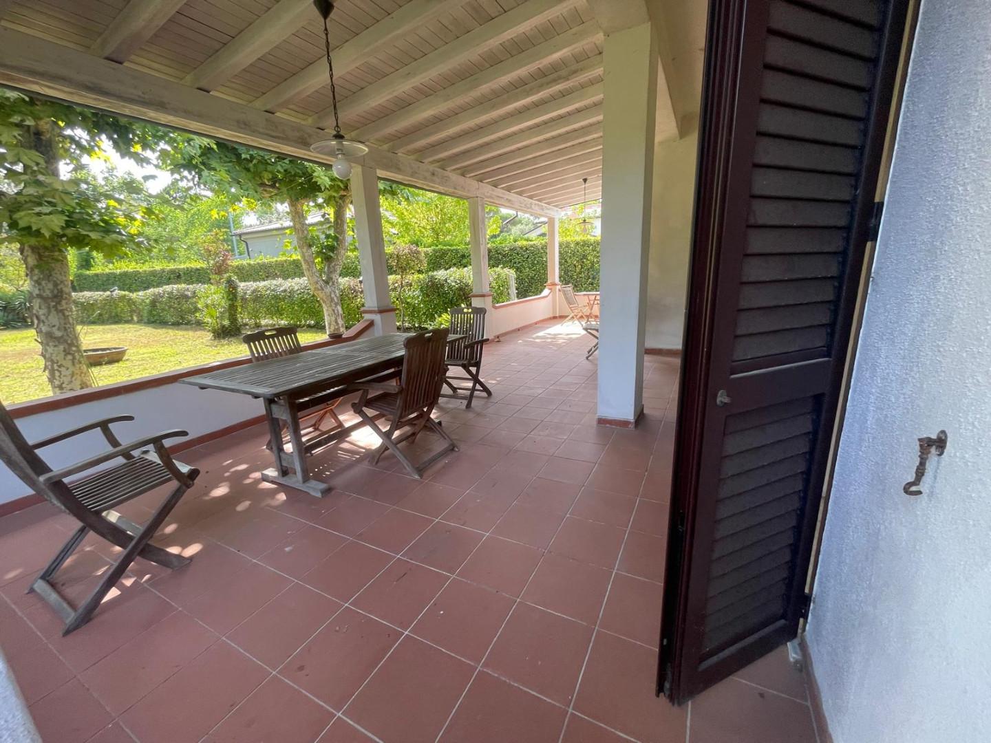 Casa indipendente con giardino, Massa ronchi