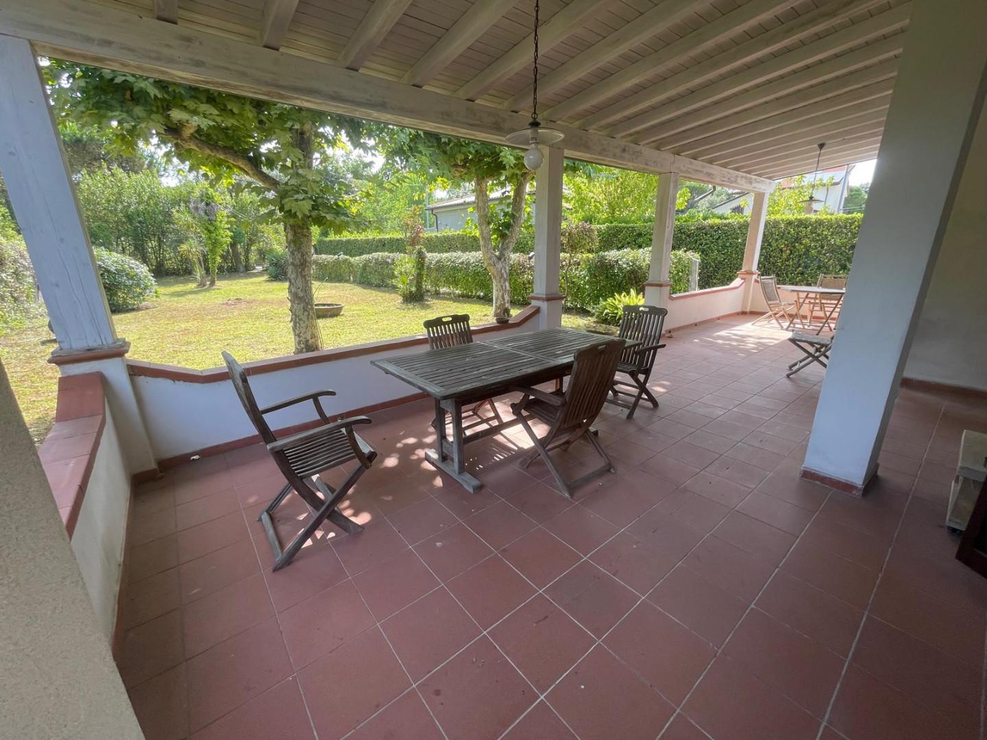 Casa indipendente con giardino, Massa ronchi